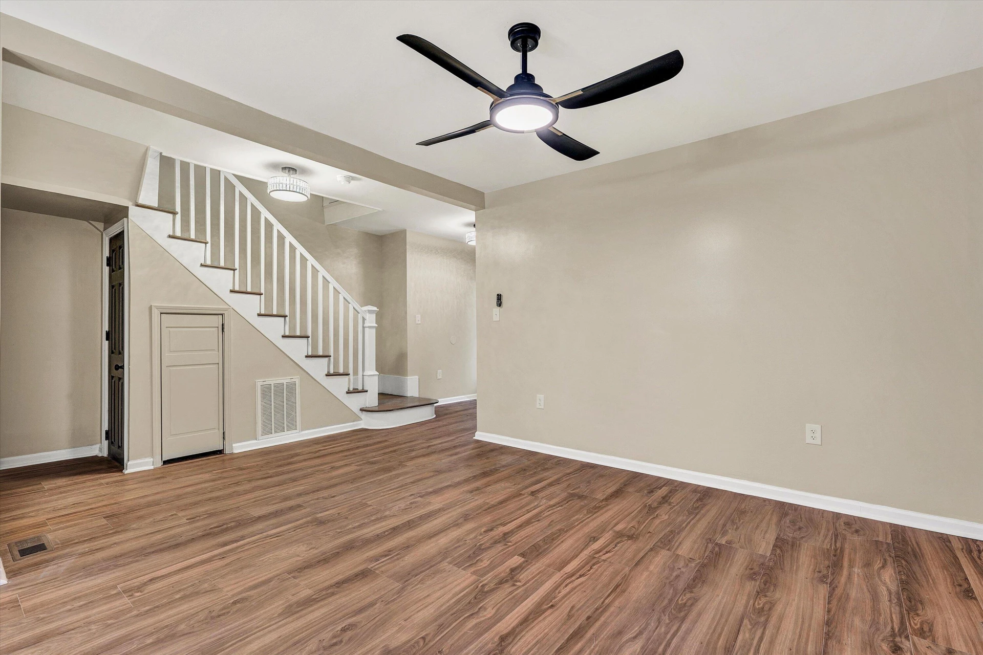 917 McDowell AVE NW - Photo 10