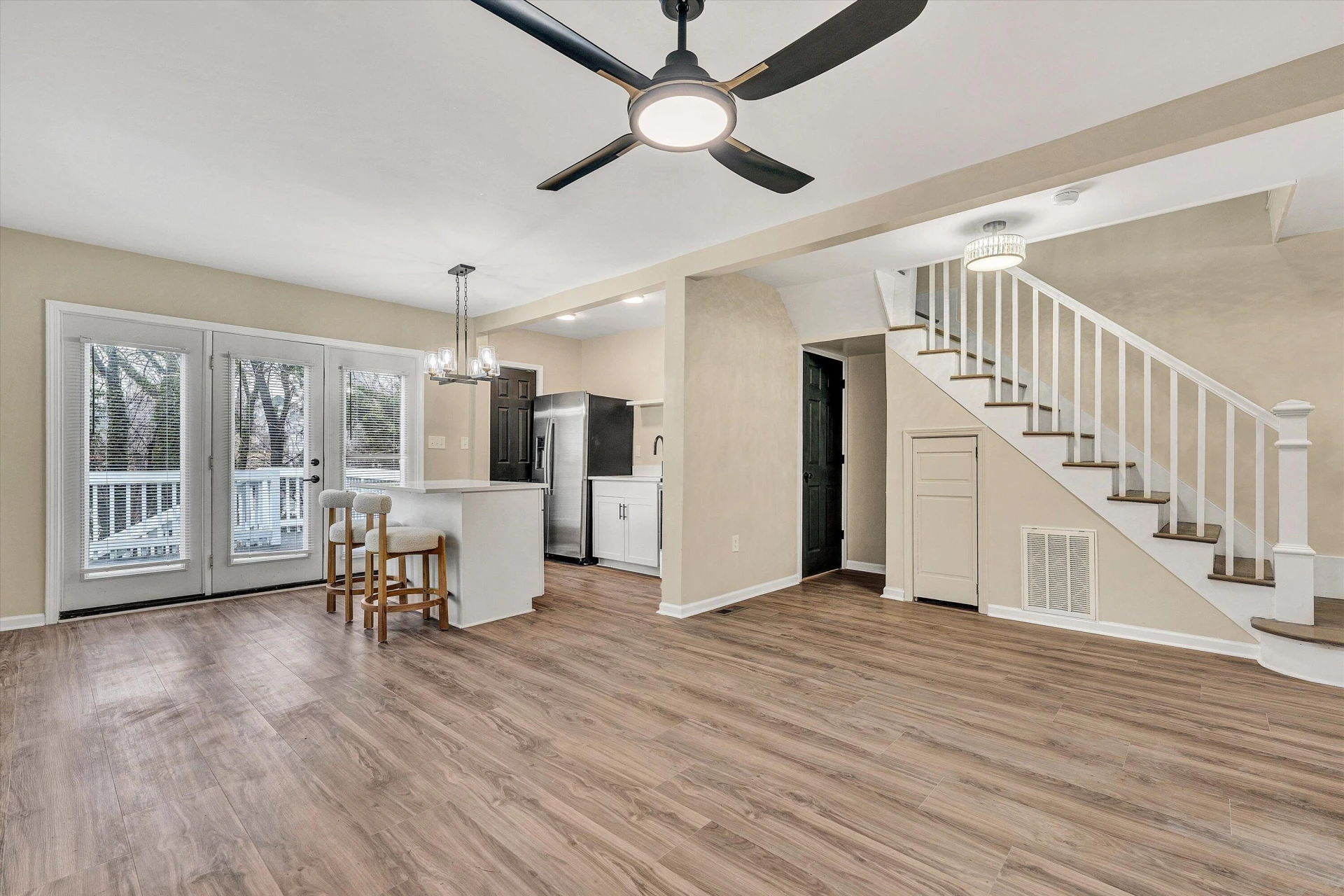 917 McDowell AVE NW - Photo 11