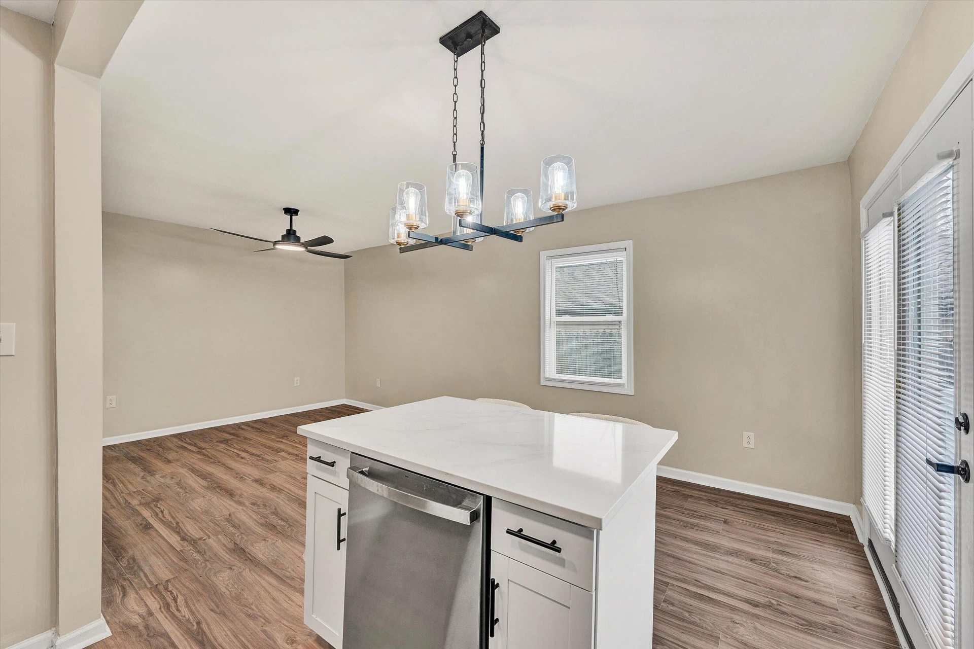 917 McDowell AVE NW - Photo 17