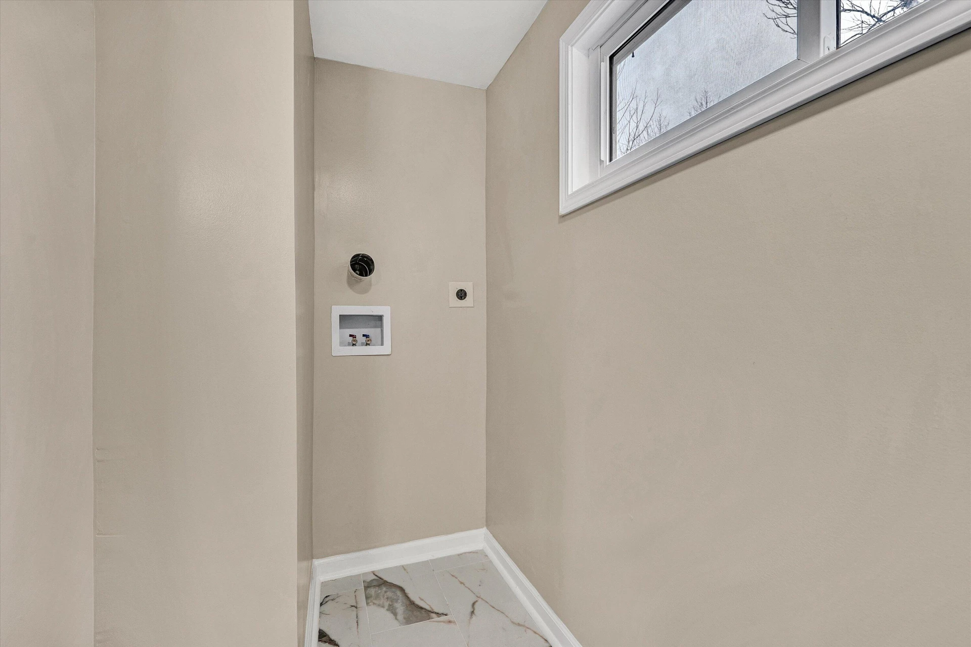 917 McDowell AVE NW - Photo 31