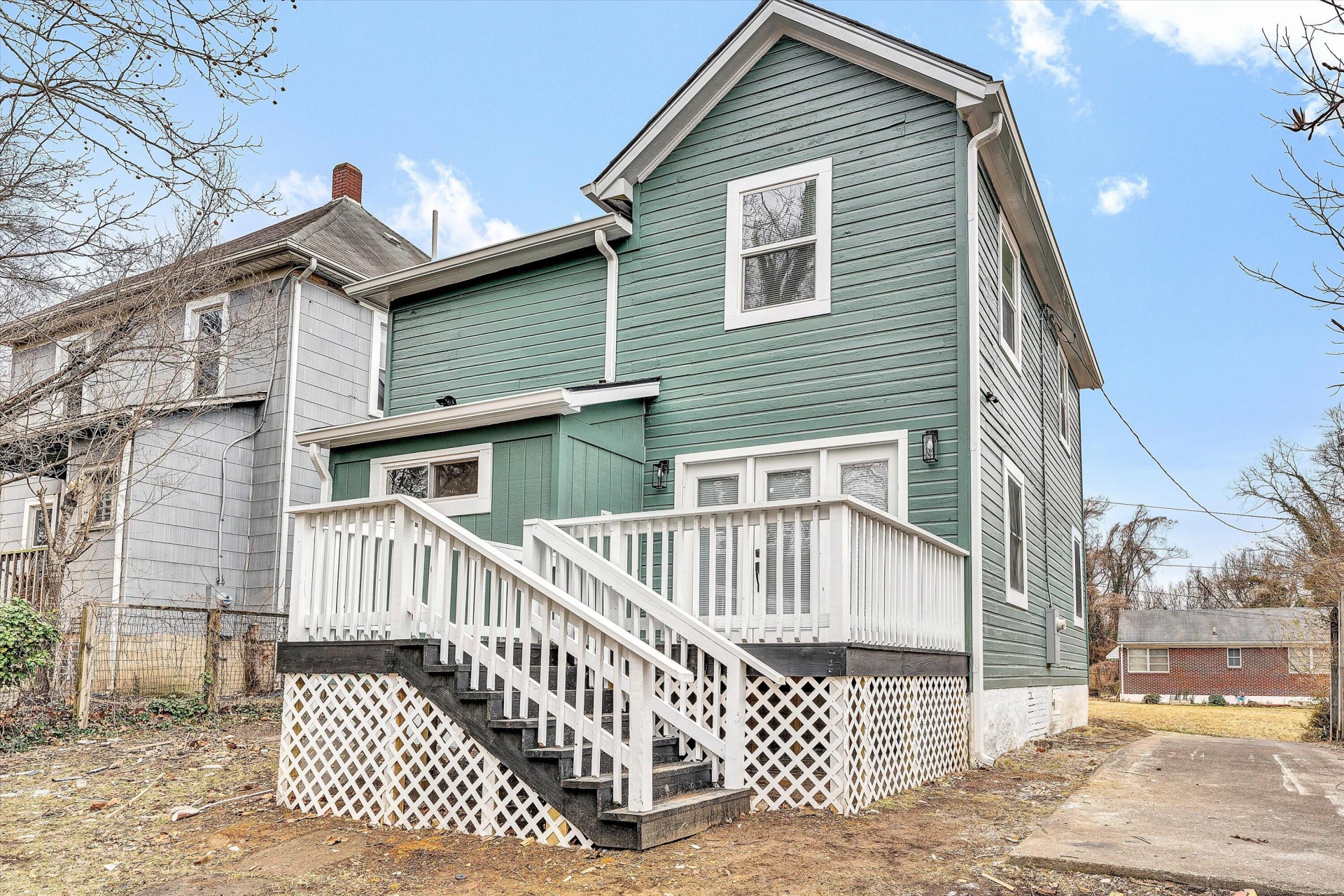 917 McDowell AVE NW - Photo 32