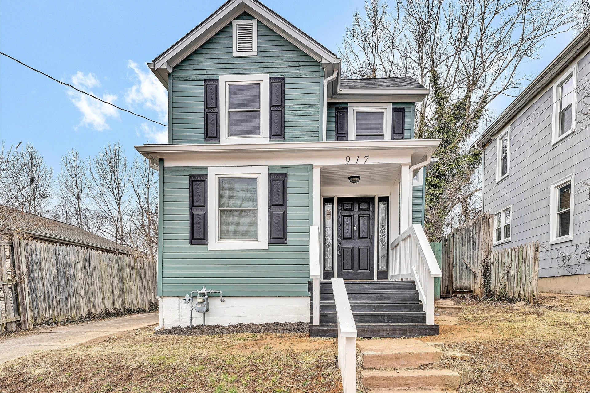 917 McDowell AVE NW - Photo 4