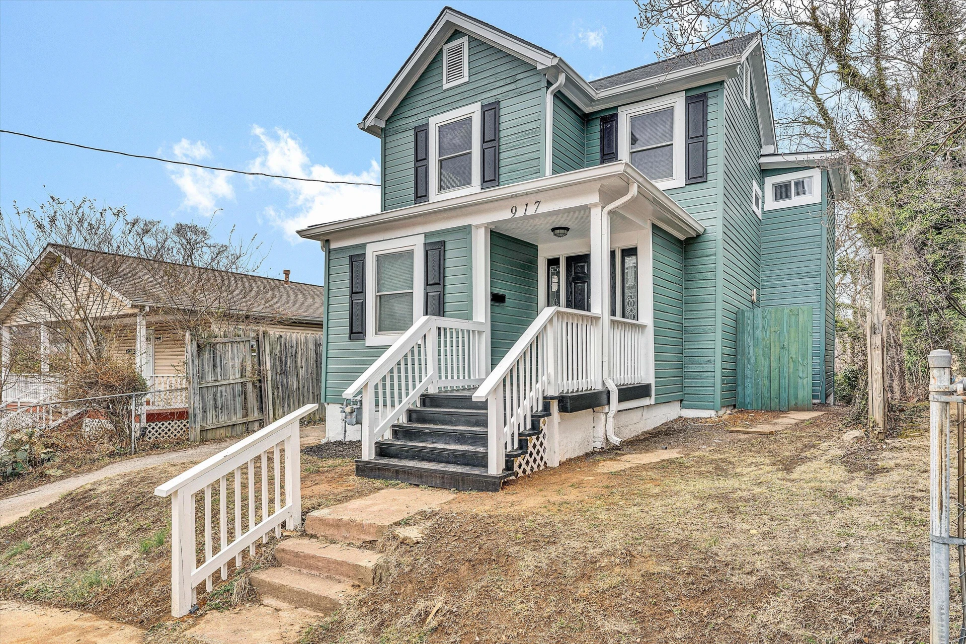 917 McDowell AVE NW - Photo 5