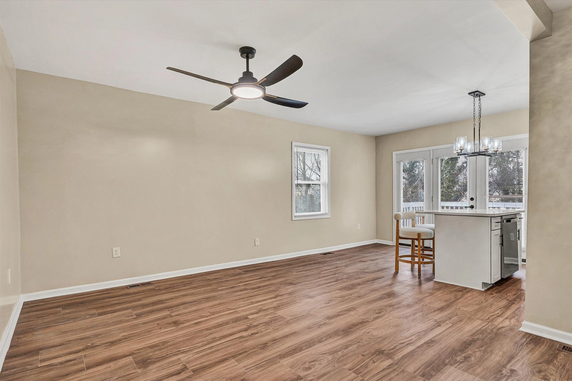 917 McDowell AVE NW - Photo 9