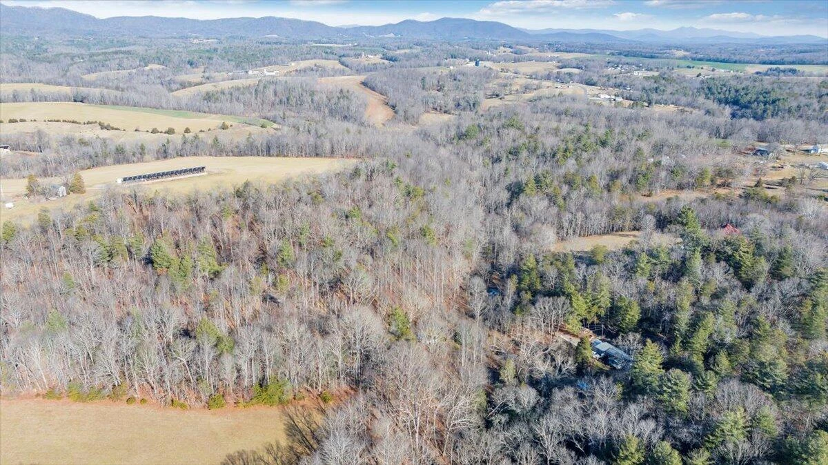 376 Bentwood LN