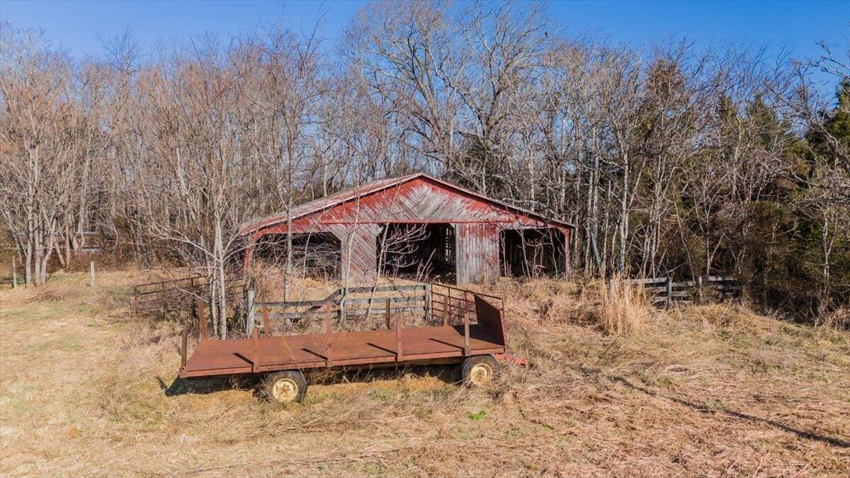 627 Hat Creek RD - Photo 15