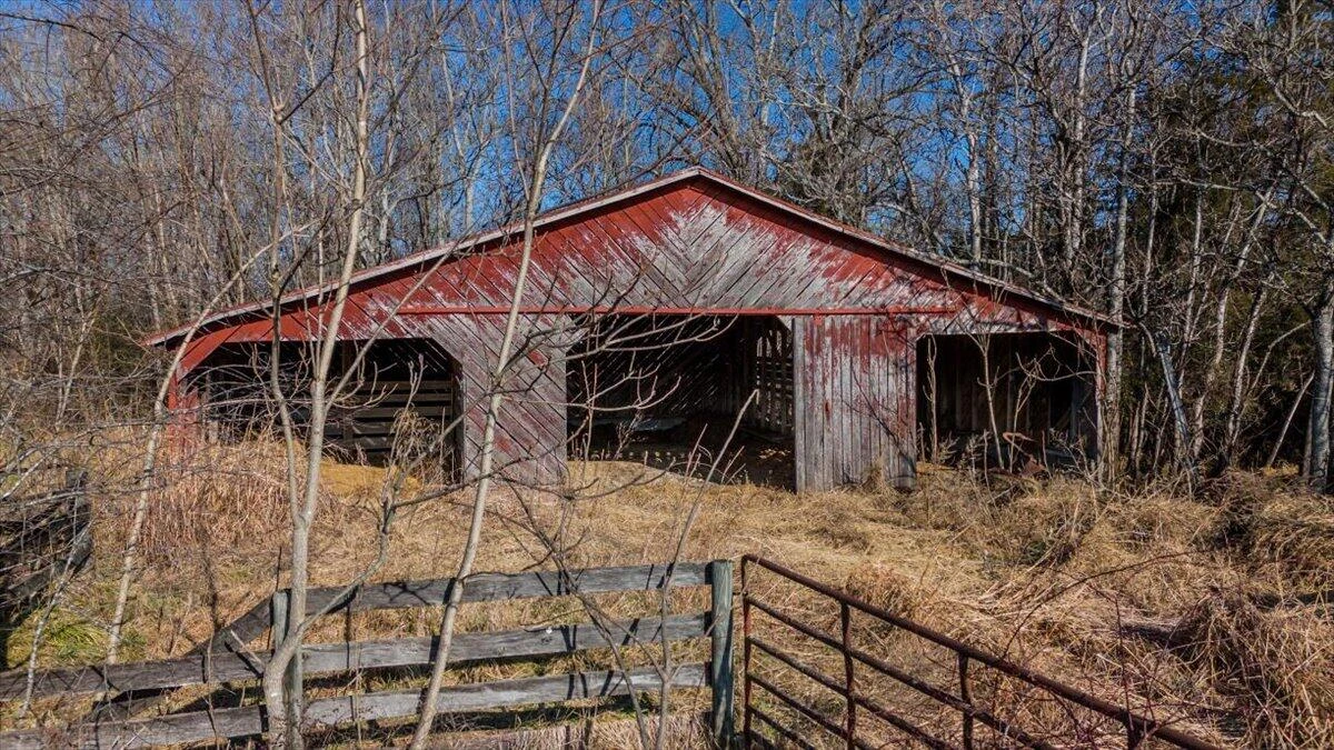 627 Hat Creek RD - Photo 16