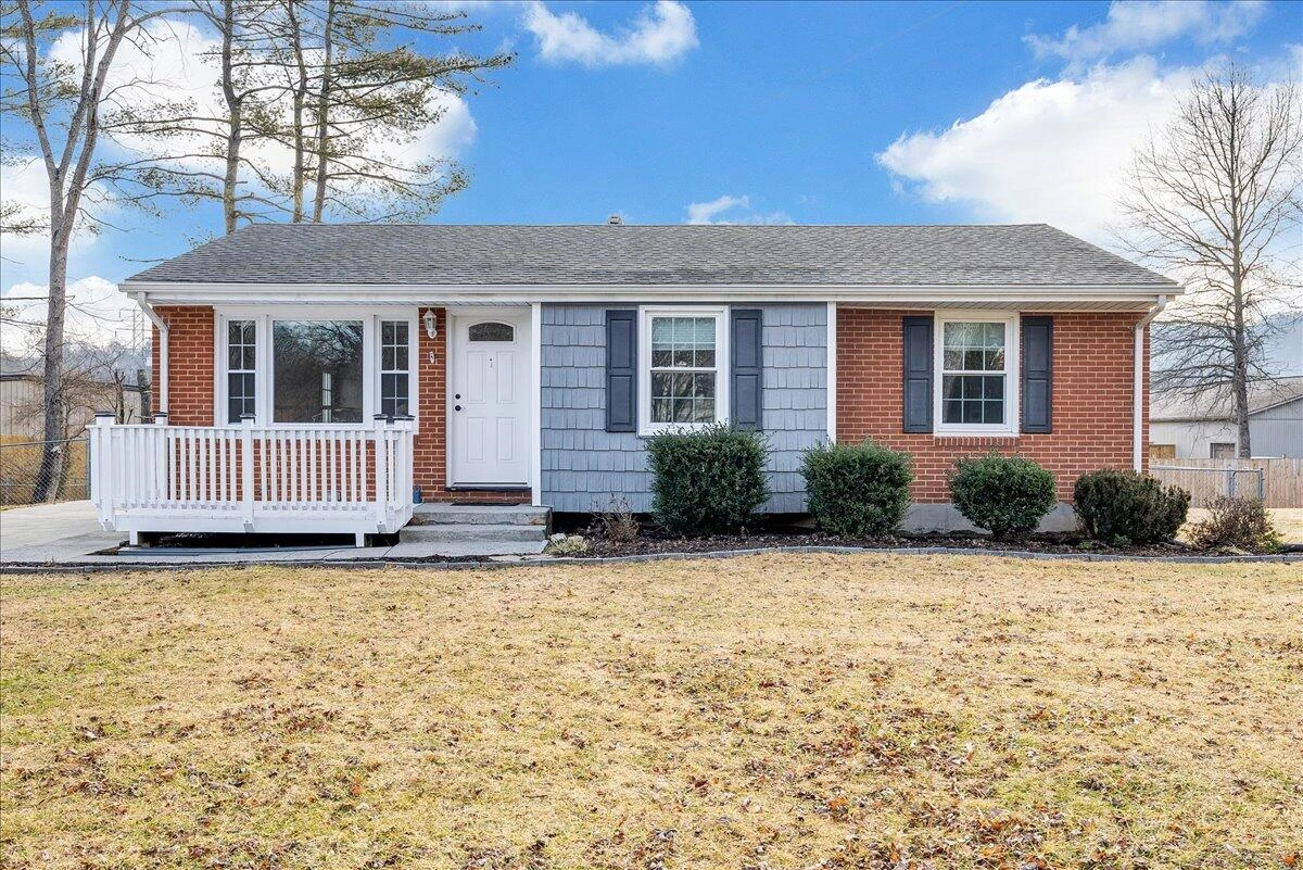 3804 Meadowlark RD
