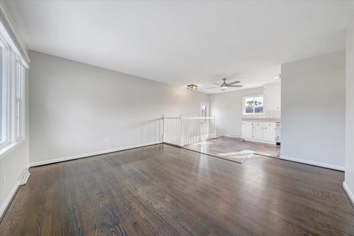 3804 Meadowlark RD - Photo 3