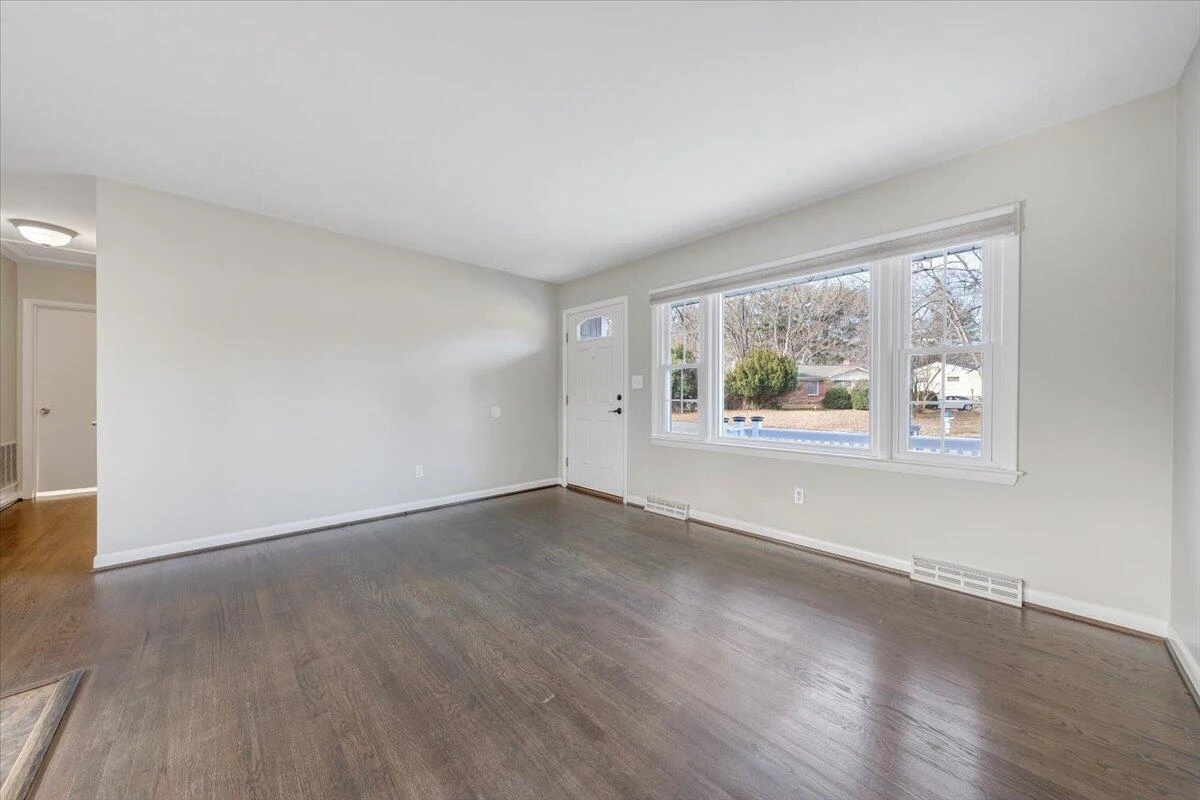 3804 Meadowlark RD - Photo 5