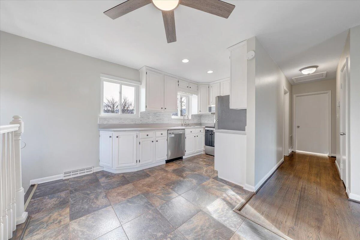 3804 Meadowlark RD - Photo 8