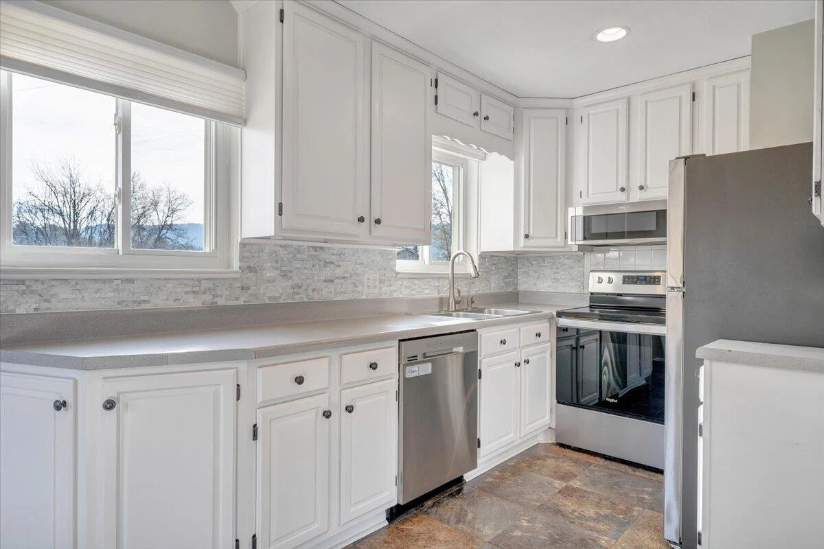 3804 Meadowlark RD - Photo 9