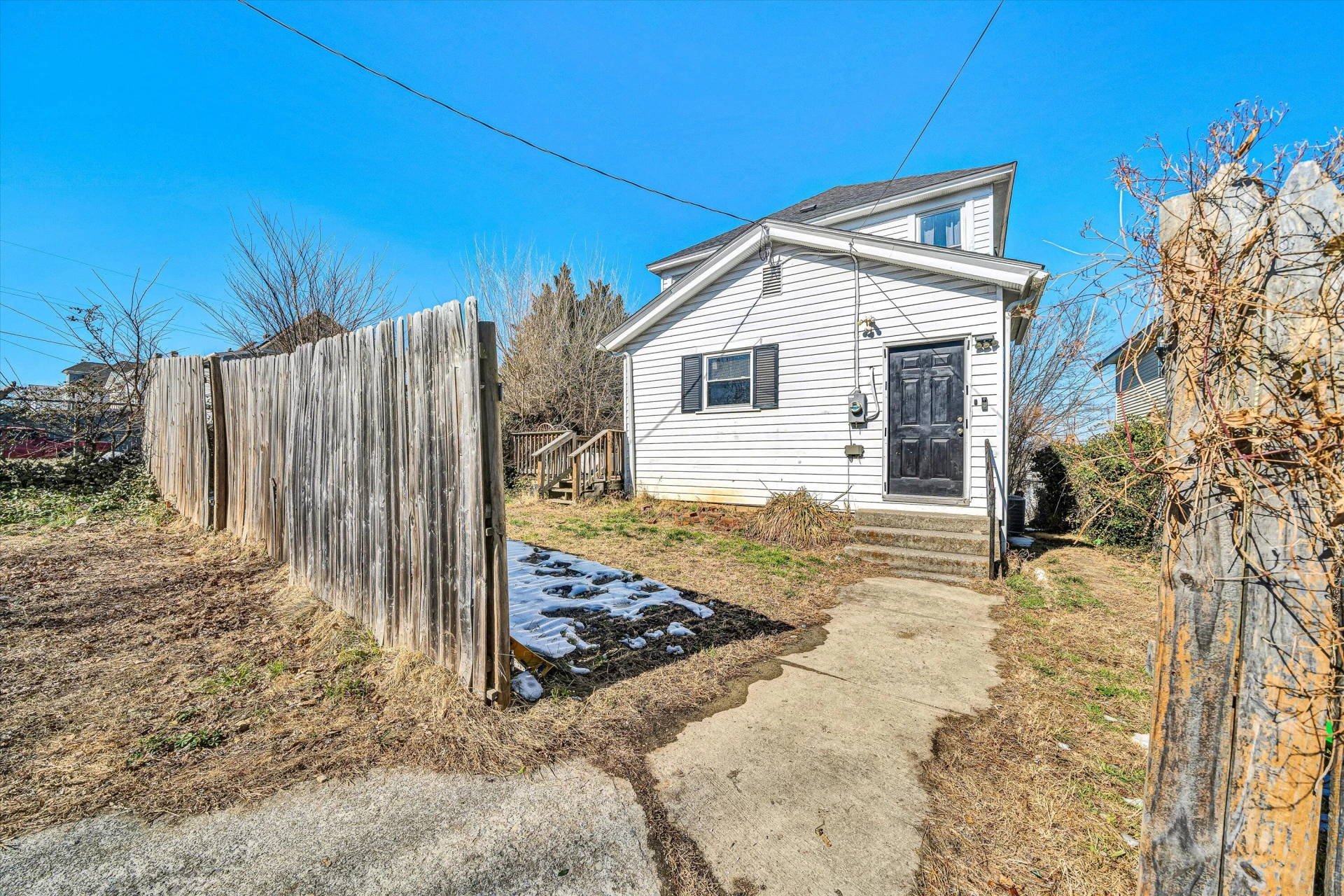 703 ELM AVE SE - Photo 20