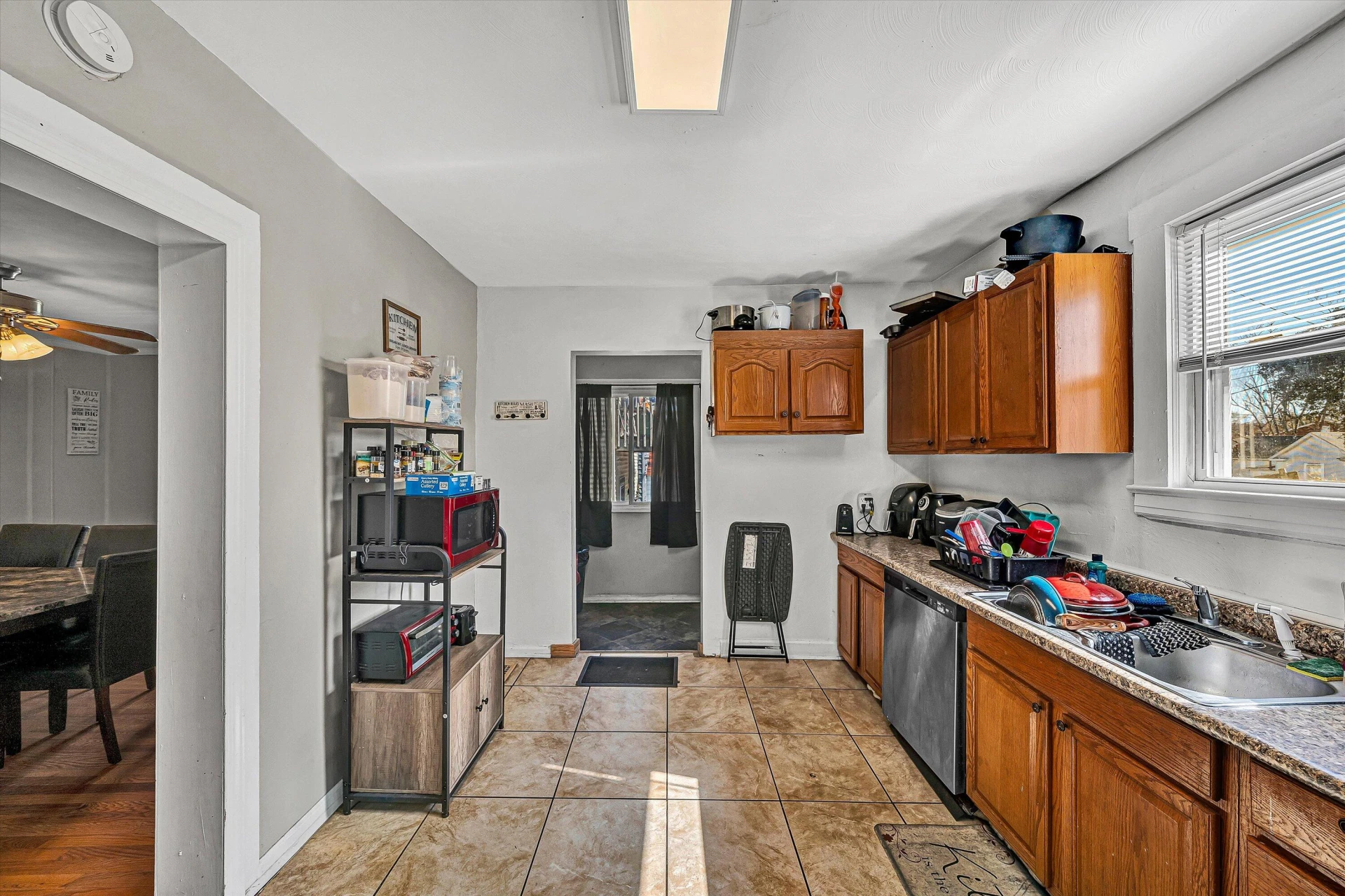 703 ELM AVE SE - Photo 9