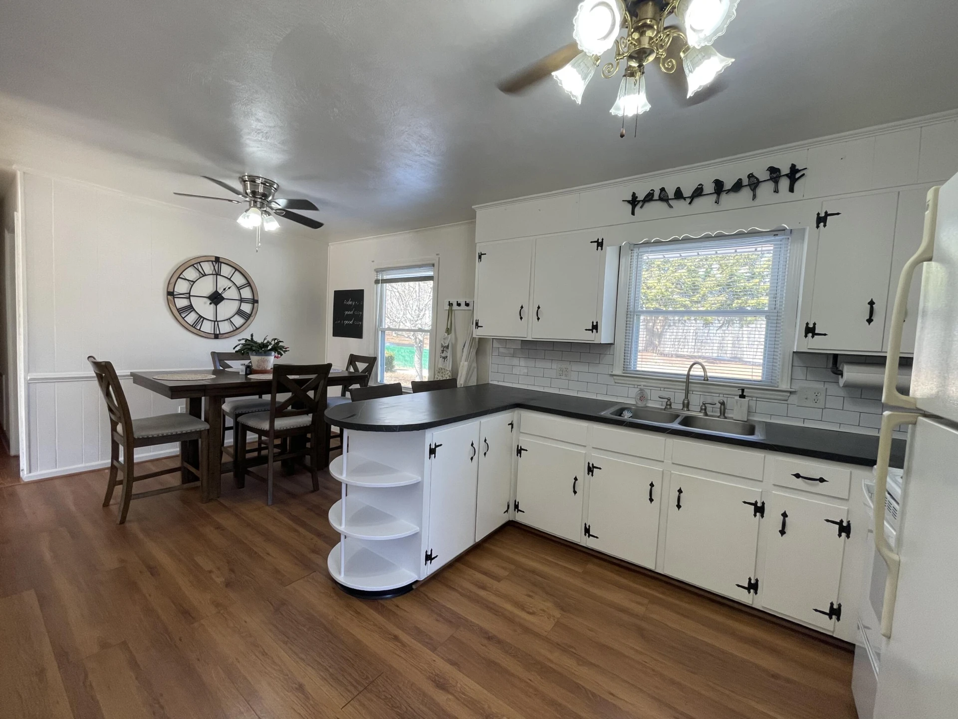 1358 Homeplace RD - Photo 3