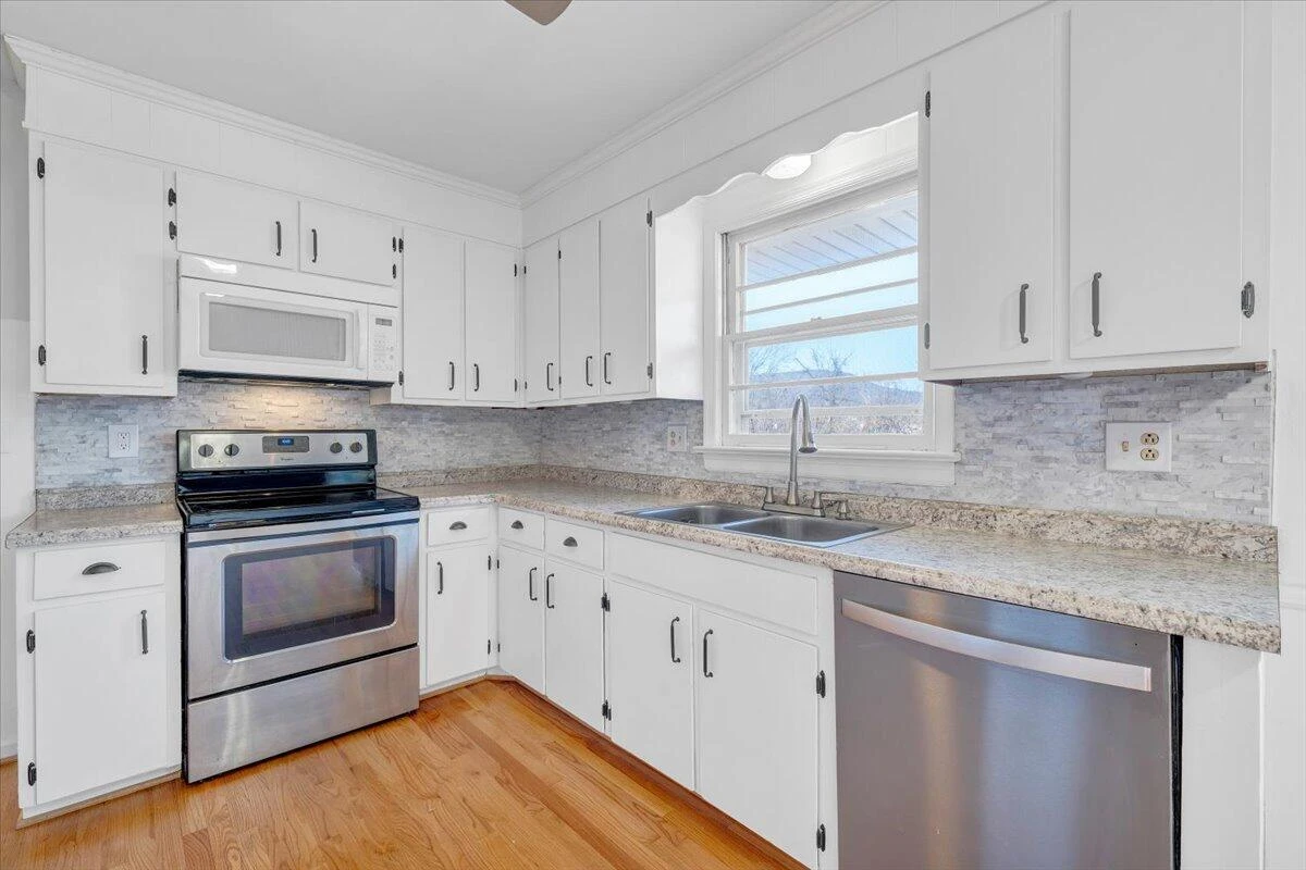5813 Wayburn DR - Photo 23