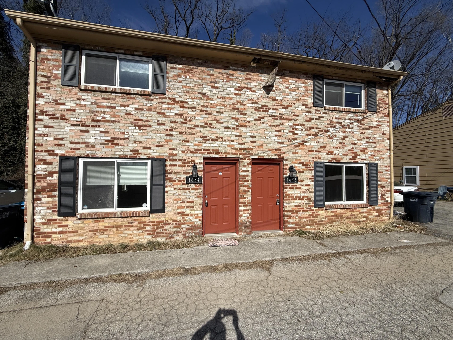 1634 Eastern AVE NE