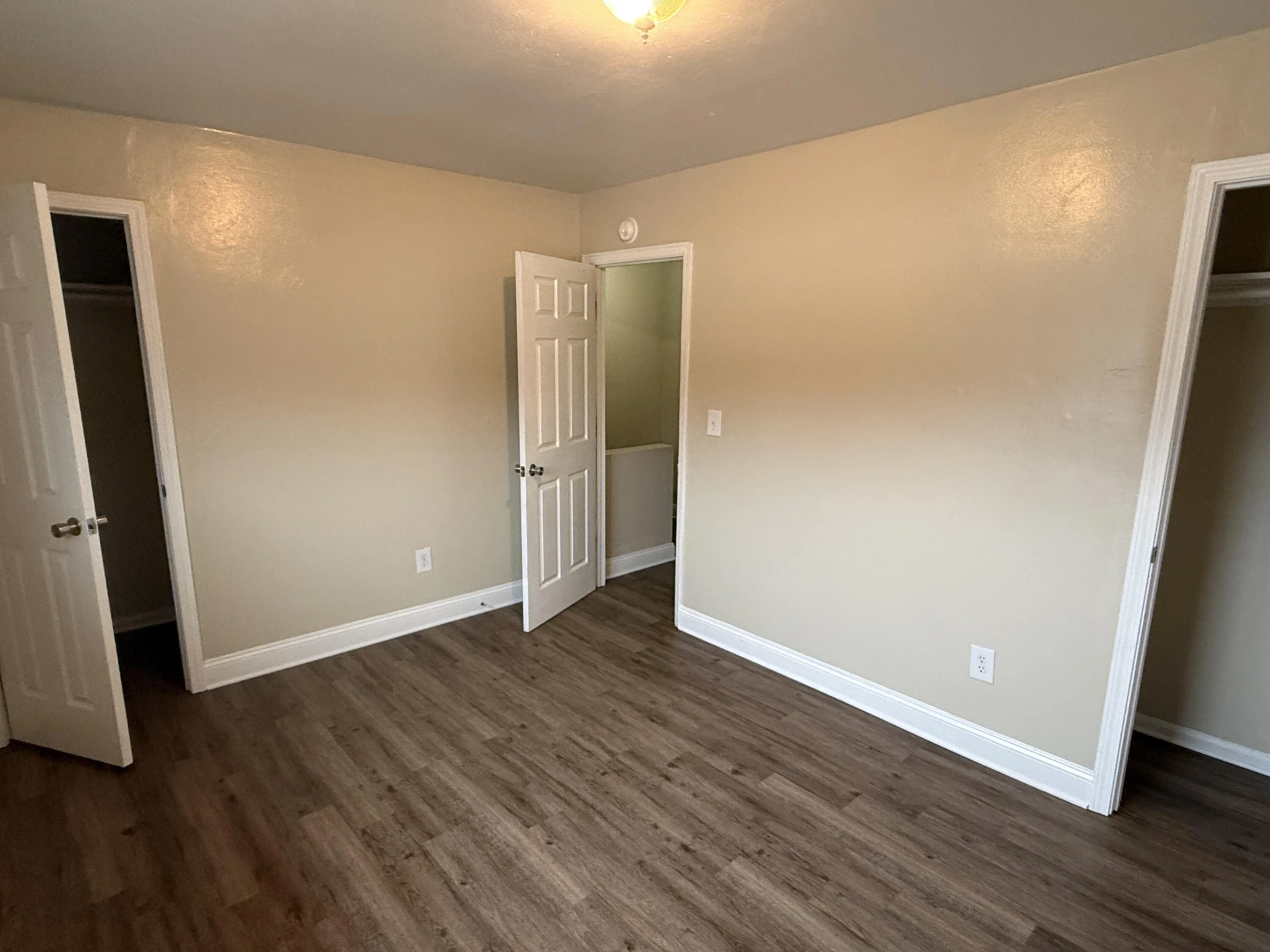 1634 Eastern AVE NE - Photo 18