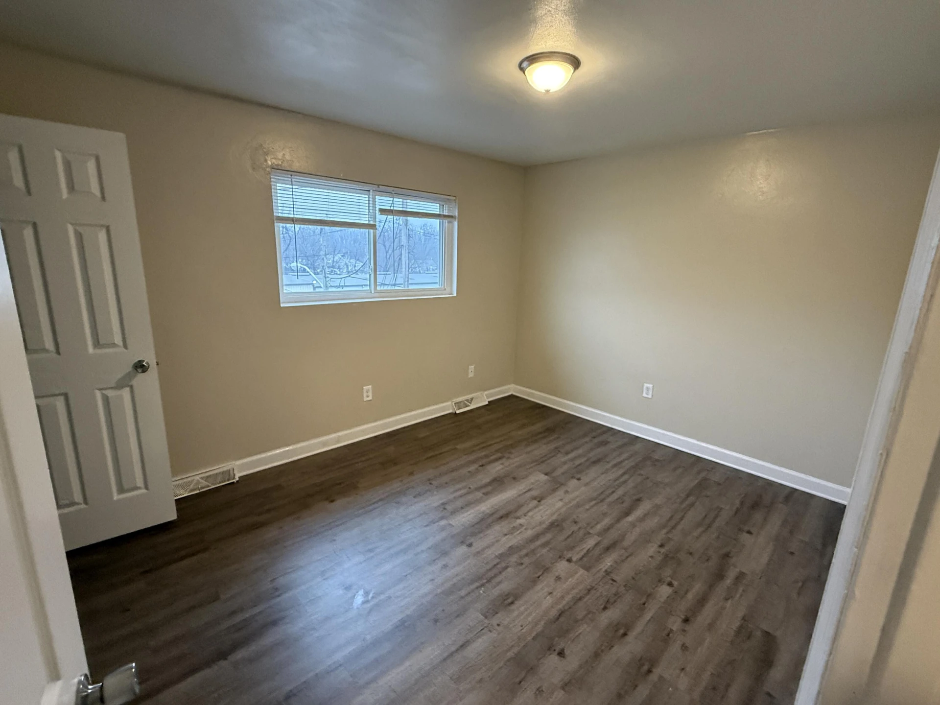 1634 Eastern AVE NE - Photo 8