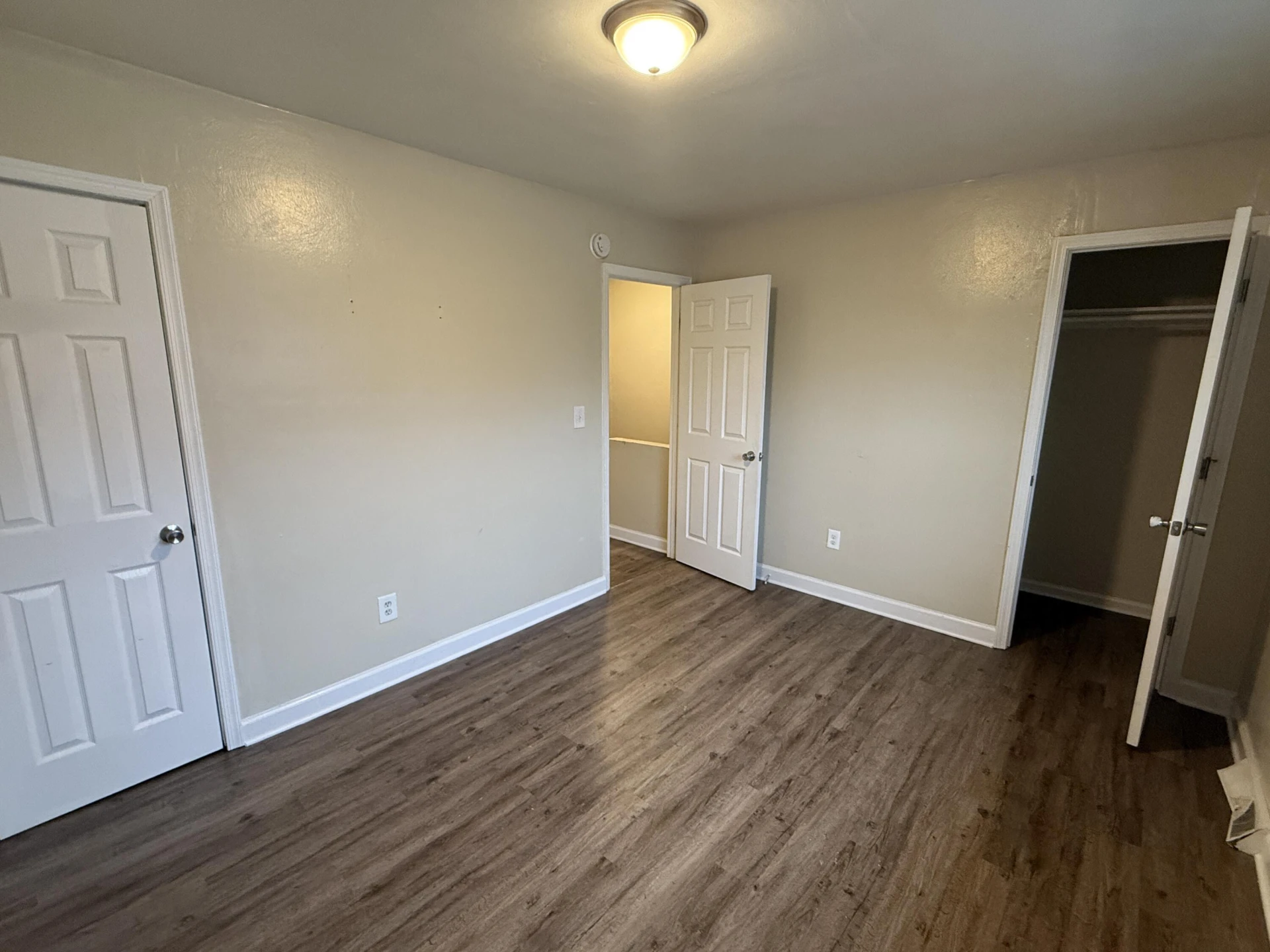 1634 Eastern AVE NE - Photo 9