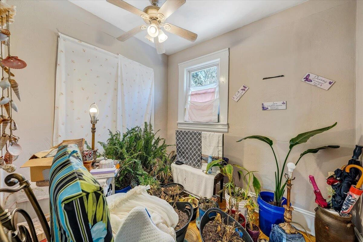 539 Rutherford AVE NW - Photo 10