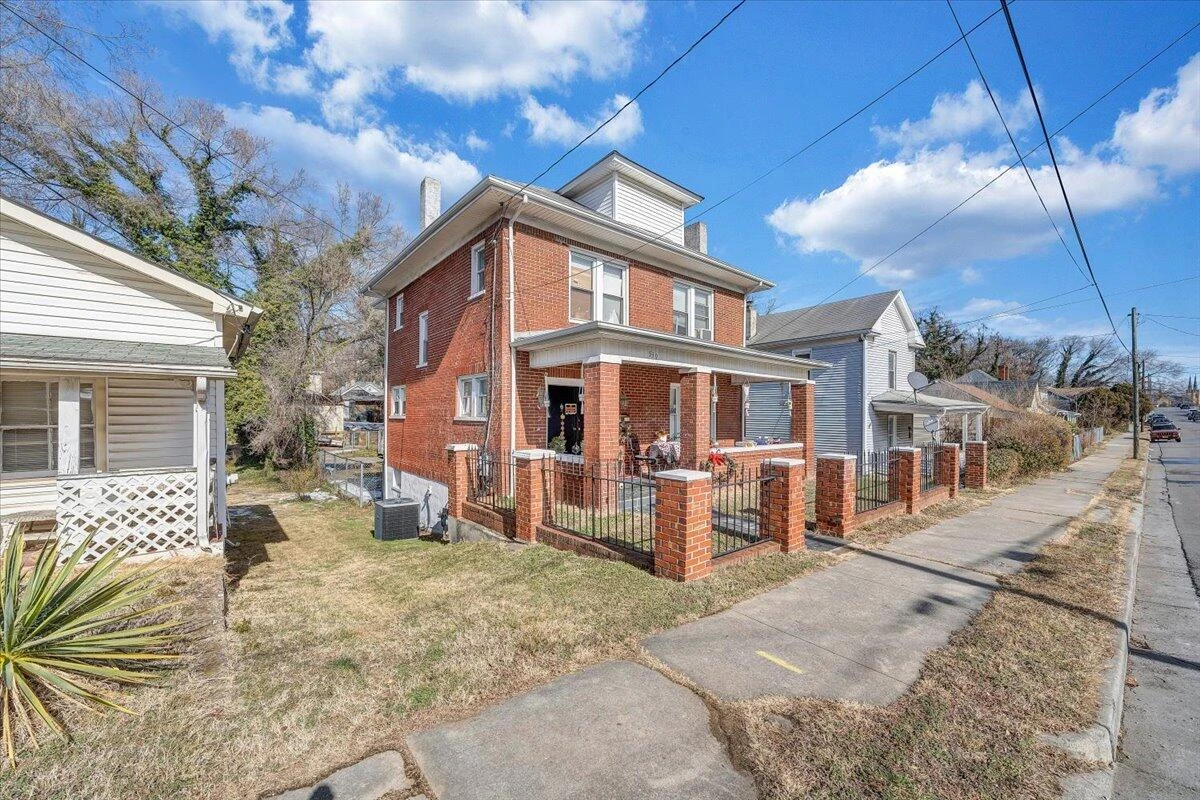 539 Rutherford AVE NW - Photo 17