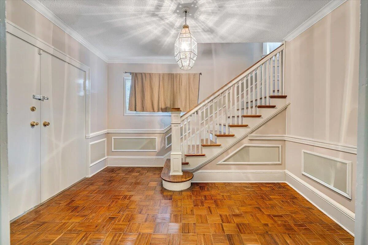539 Rutherford AVE NW - Photo 3