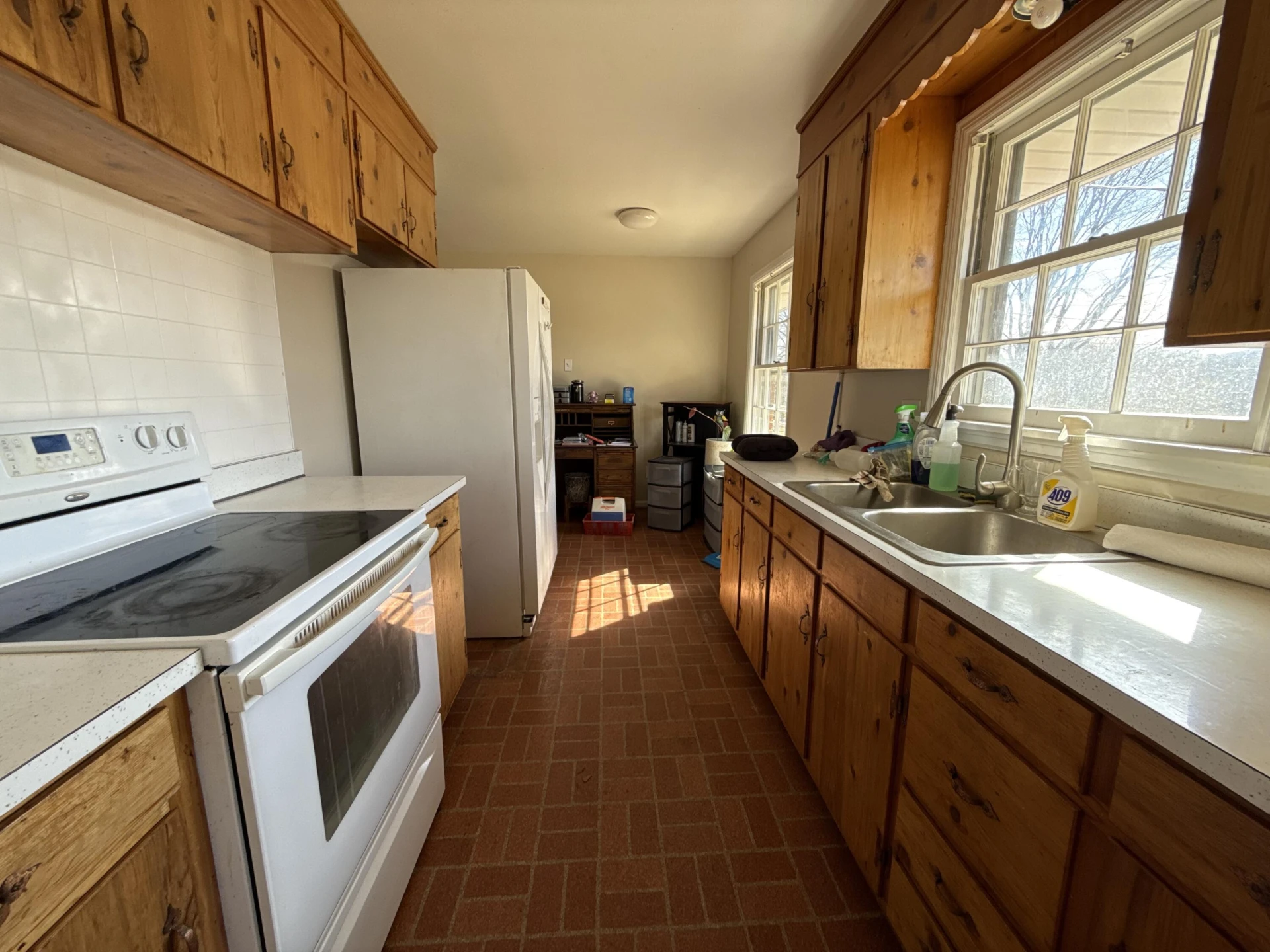 656 PYRTLE DR - Photo 7