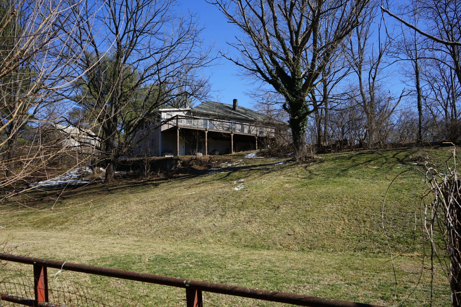 2230 Overlook RD NE - Photo 2