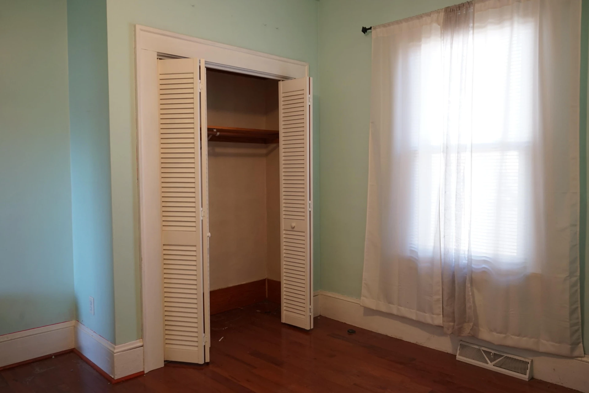 2230 Overlook RD NE - Photo 20