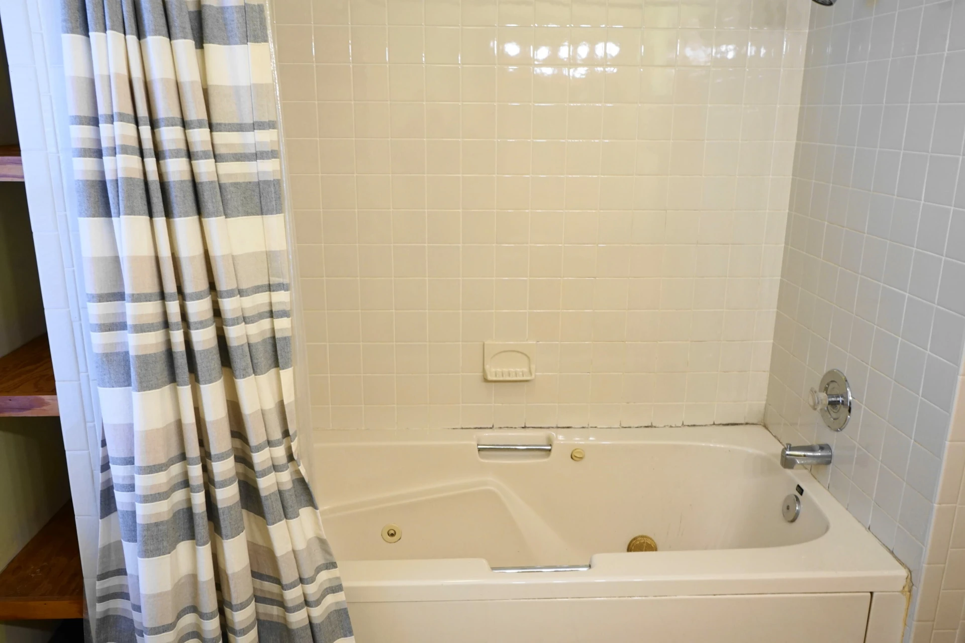 2230 Overlook RD NE - Photo 31
