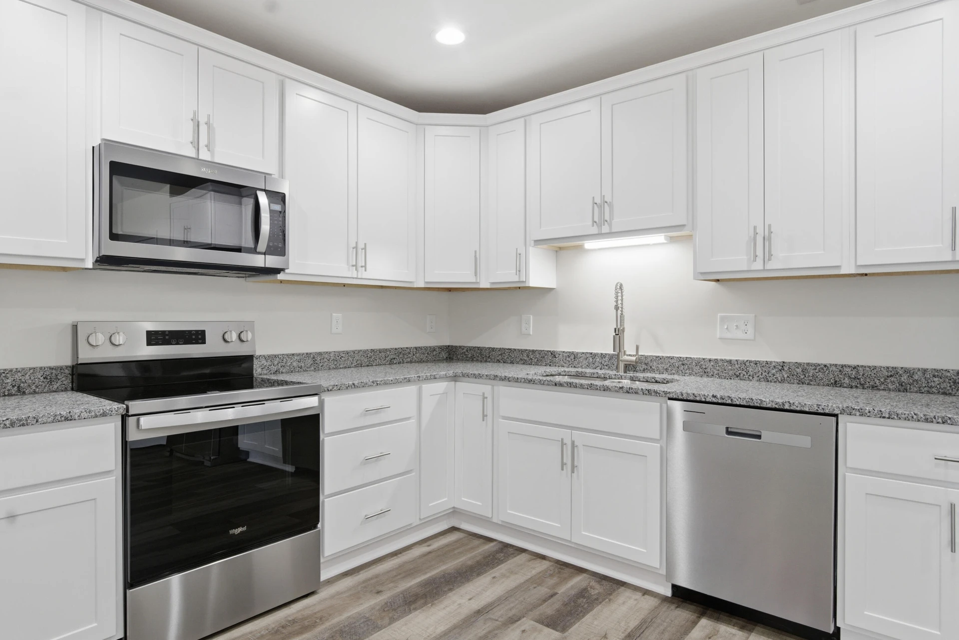 431 N Washington AVE - Photo 8