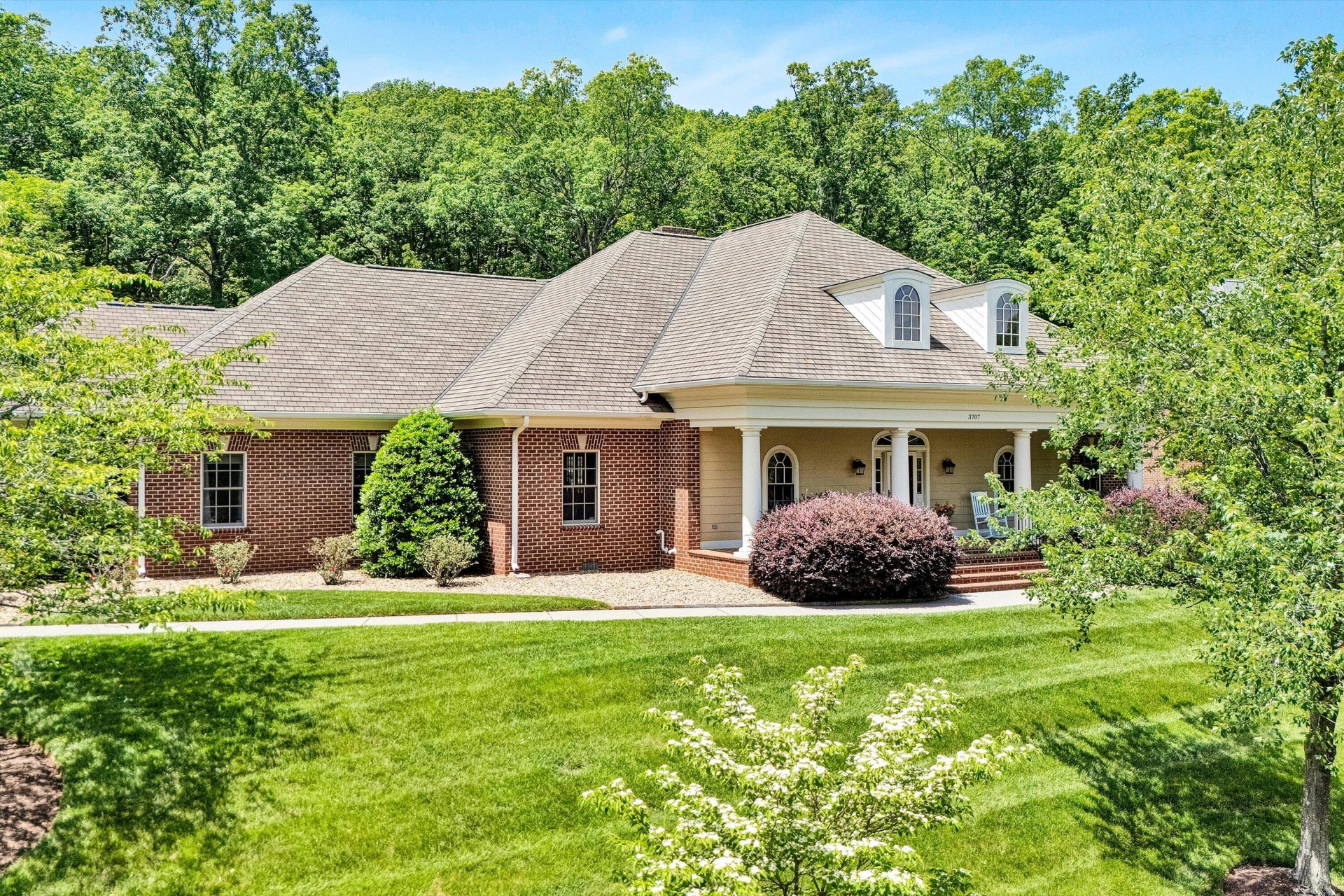 3707 Wellington DR SE