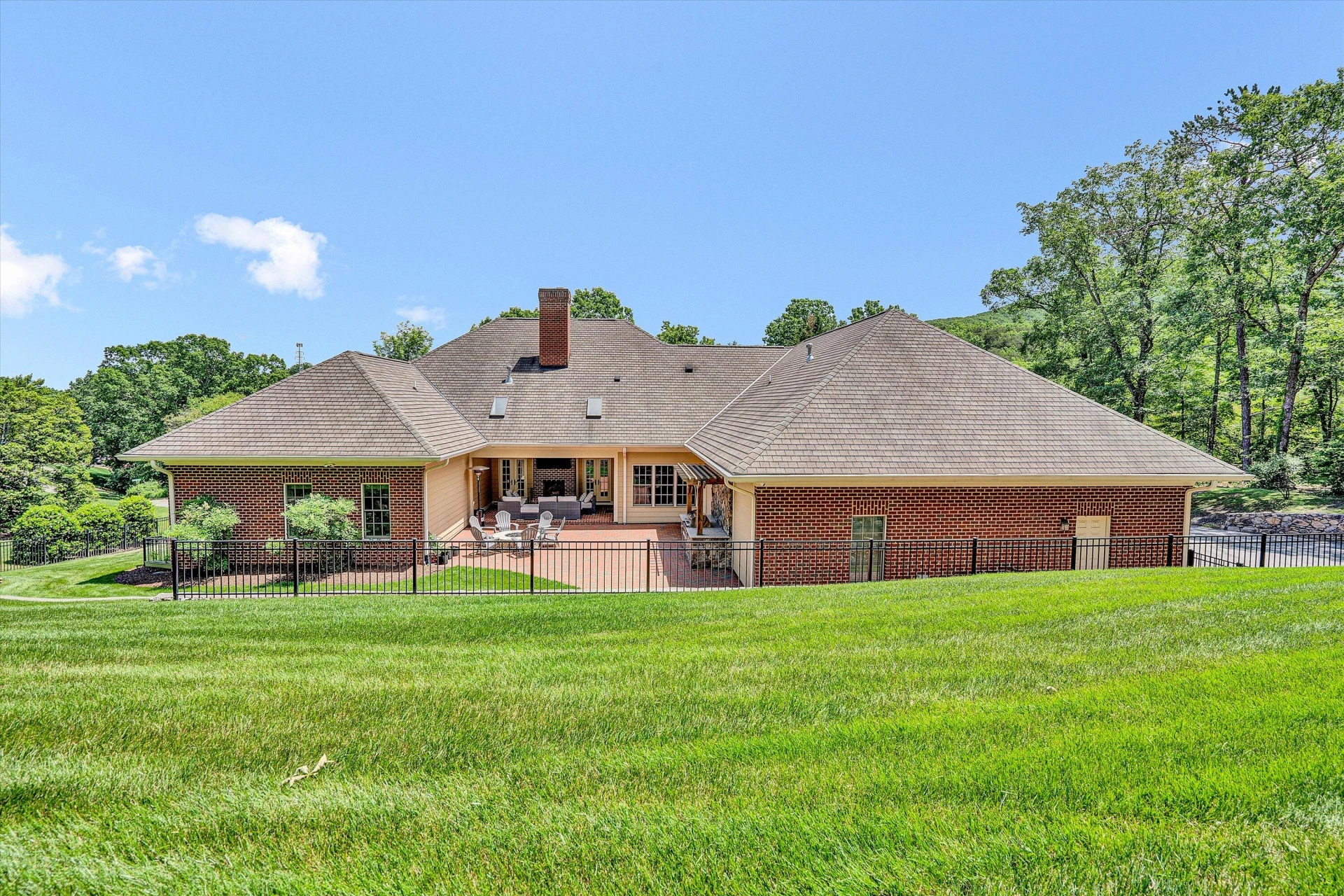 3707 Wellington DR SE - Photo 10