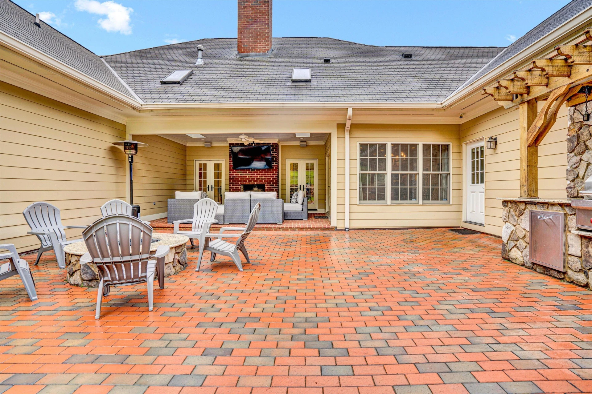 3707 Wellington DR SE - Photo 11