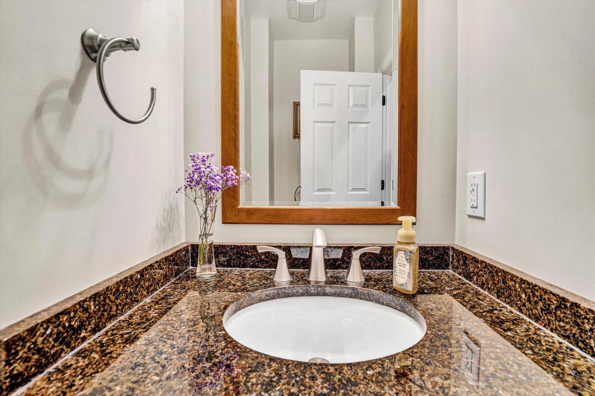 3707 Wellington DR SE - Photo 57