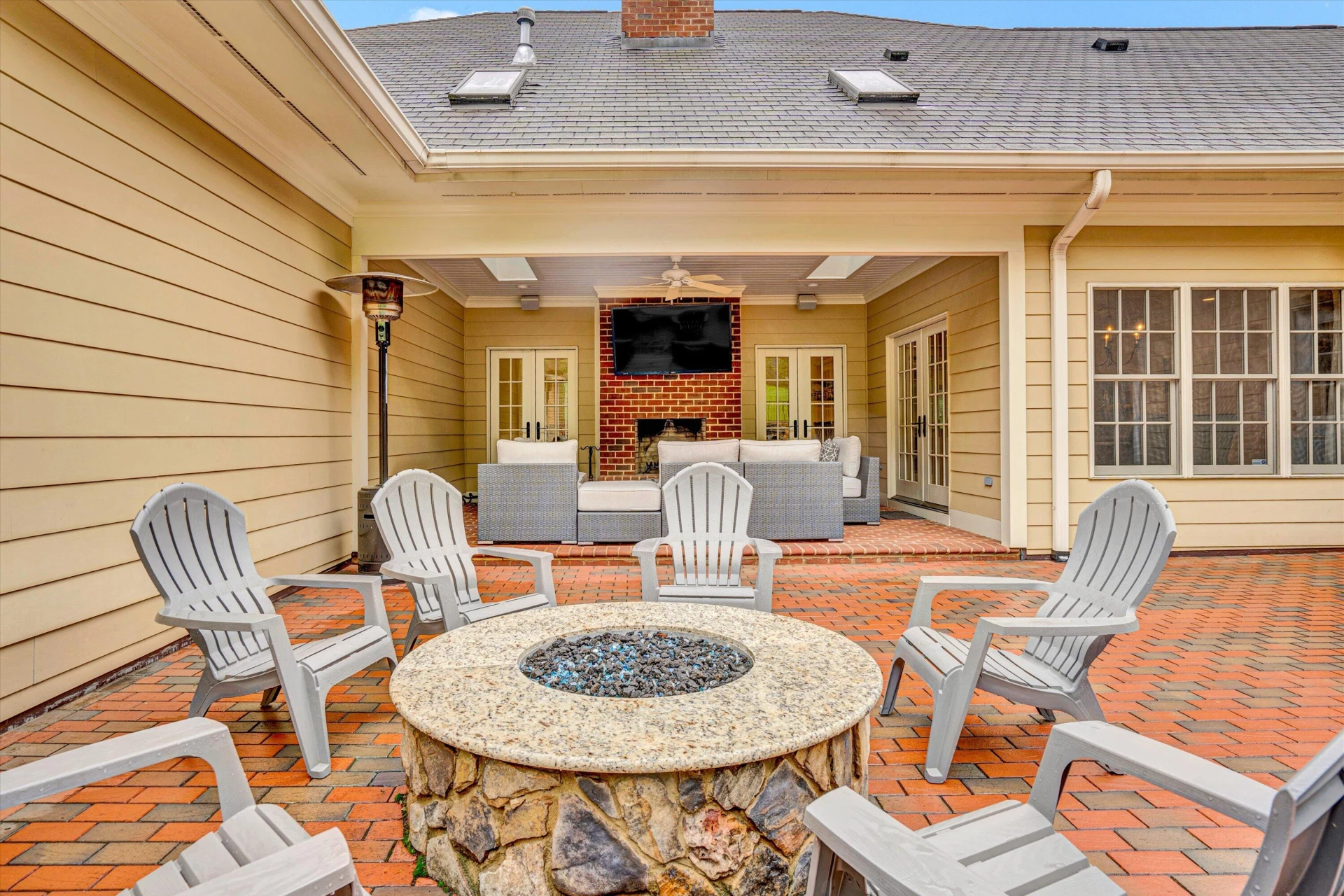 3707 Wellington DR SE - Photo 7