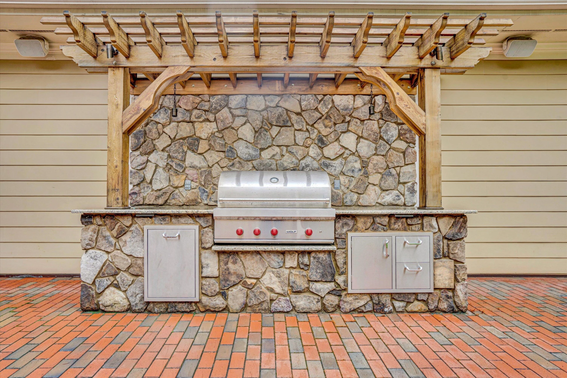 3707 Wellington DR SE - Photo 8