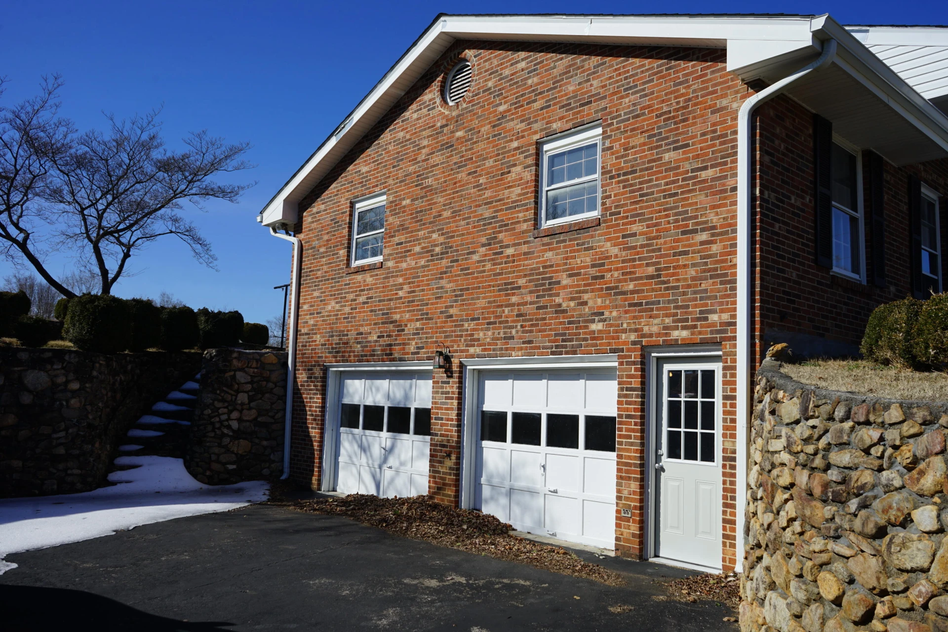 2231 Hardy RD - Photo 2