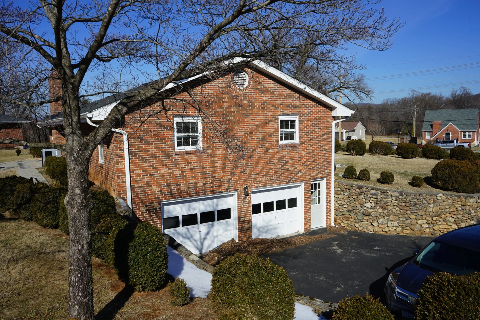 2231 Hardy RD - Photo 3