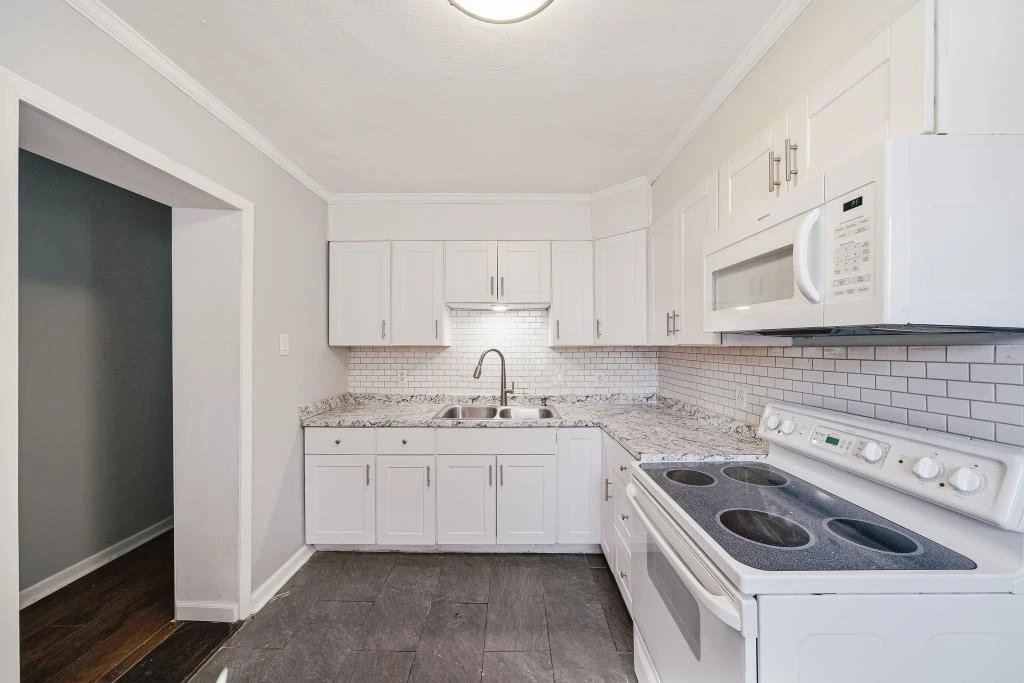 544 Westwood BLVD NW - Photo 10
