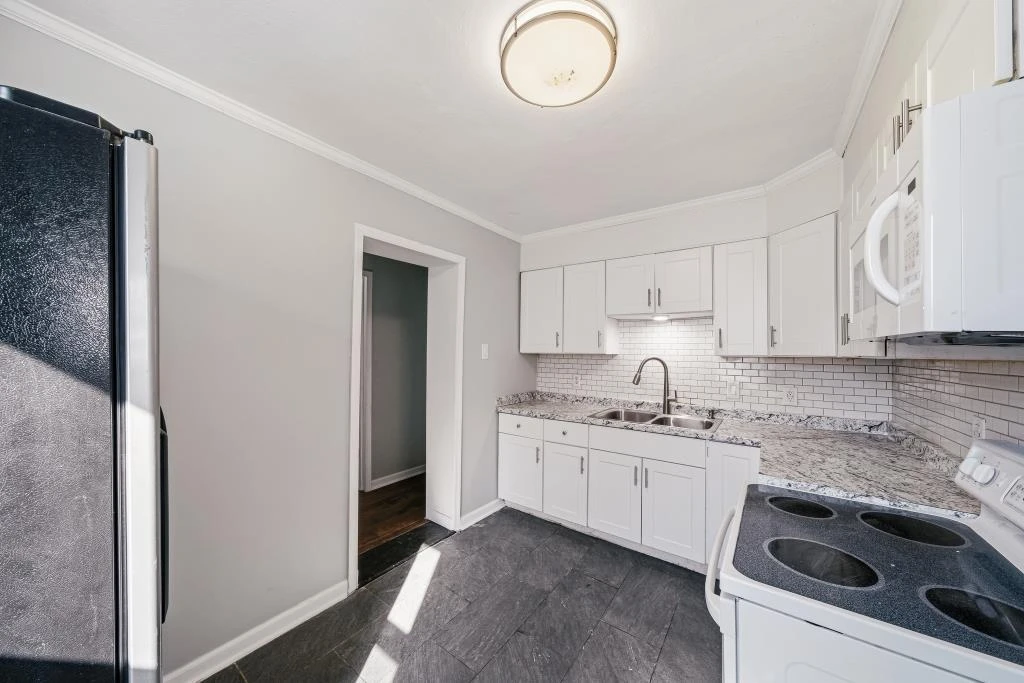 544 Westwood BLVD NW - Photo 9