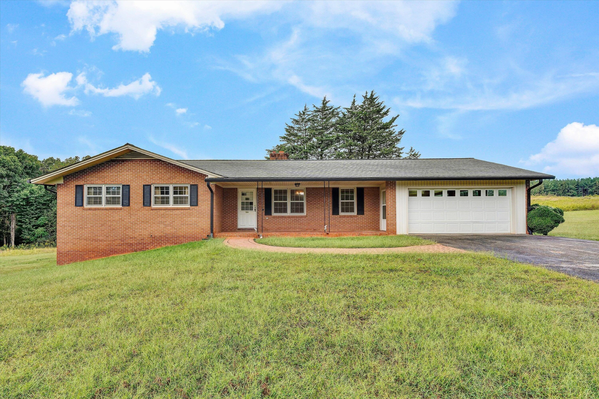 5033 McNeil Mill RD