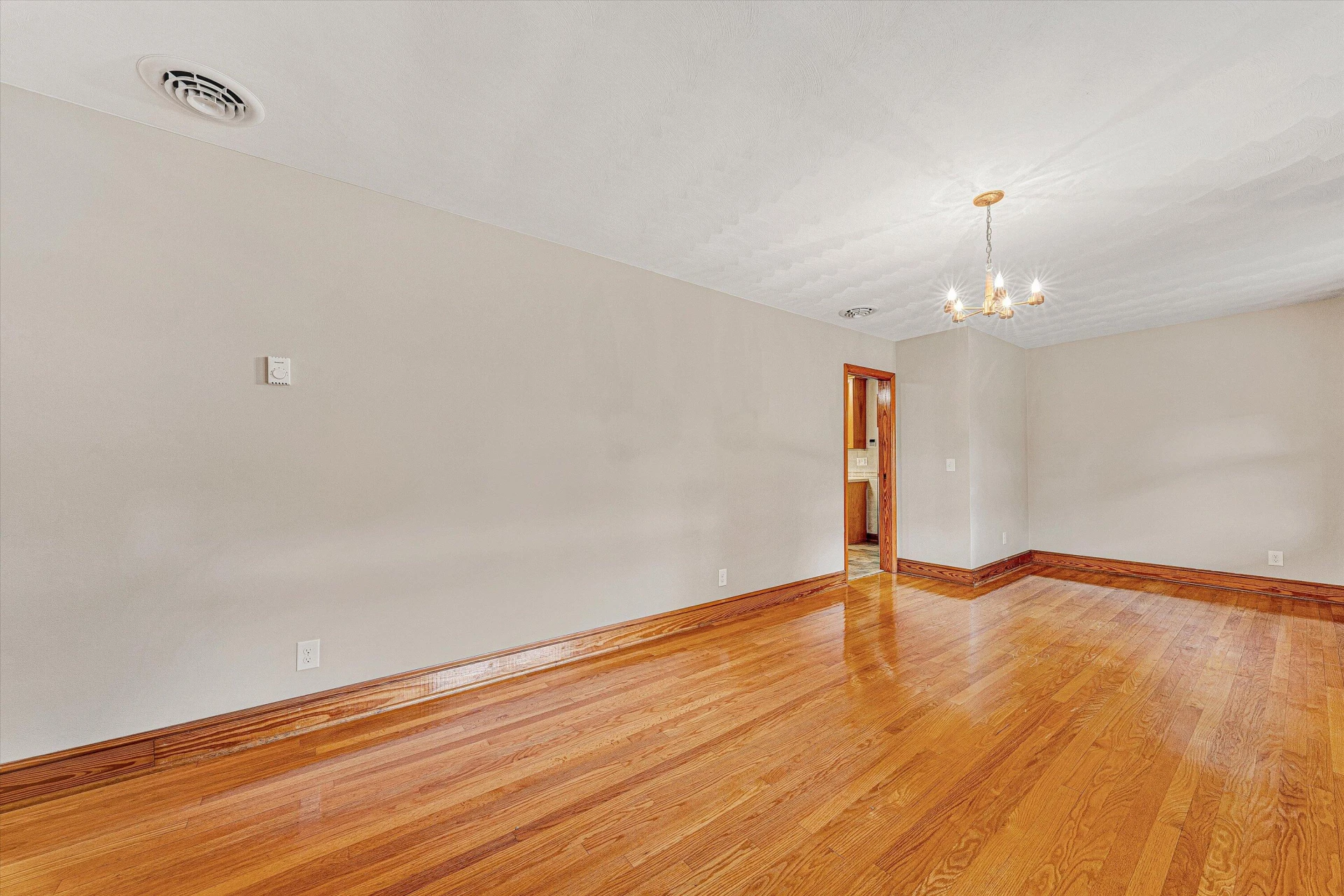 5033 McNeil Mill RD - Photo 2