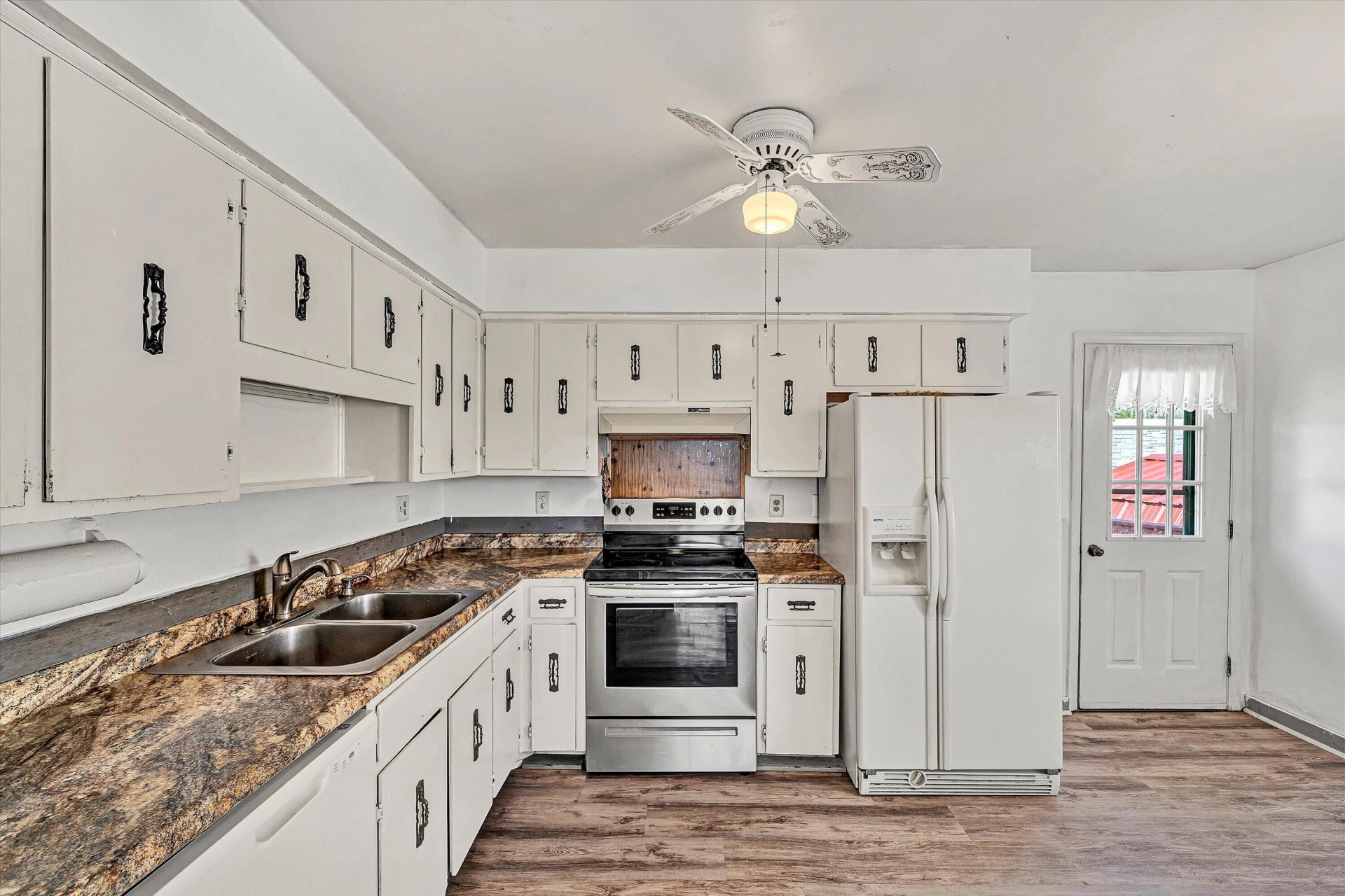 8534 Brubaker DR - Photo 7