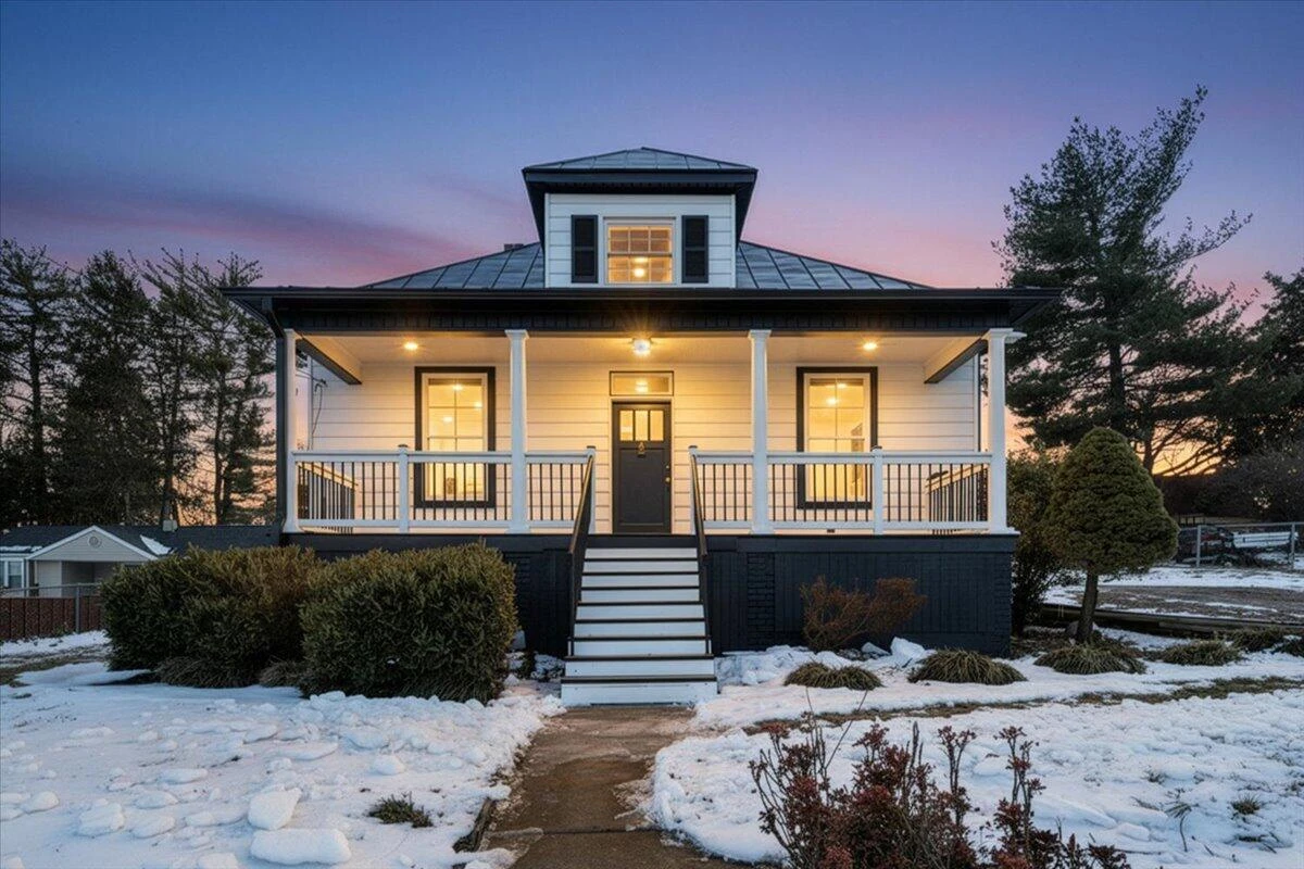 411 W Cleveland AVE