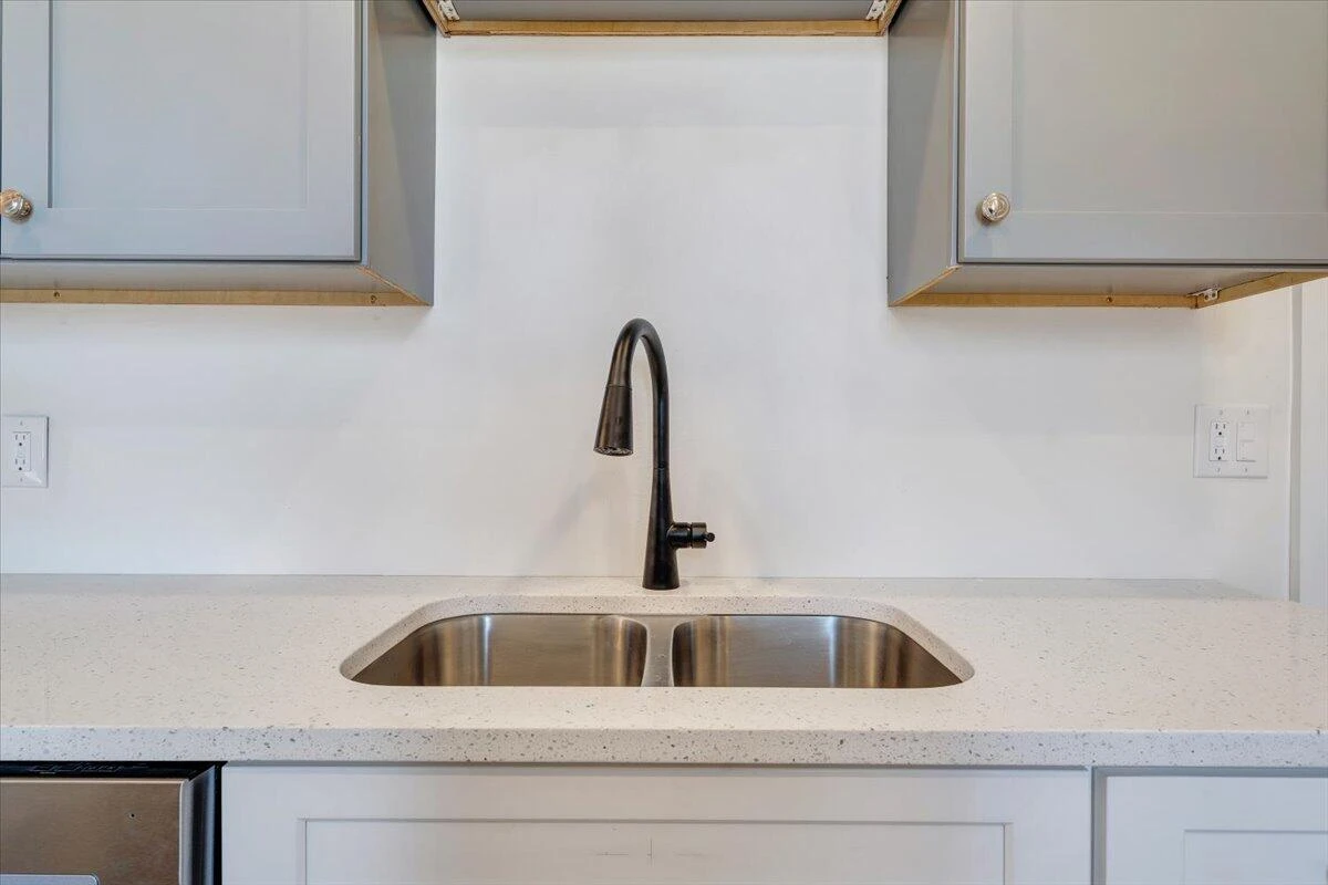 411 W Cleveland AVE - Photo 15