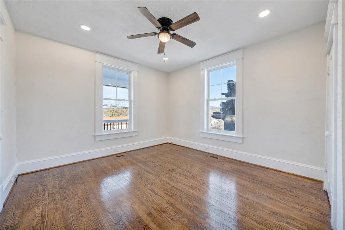411 W Cleveland AVE - Photo 22