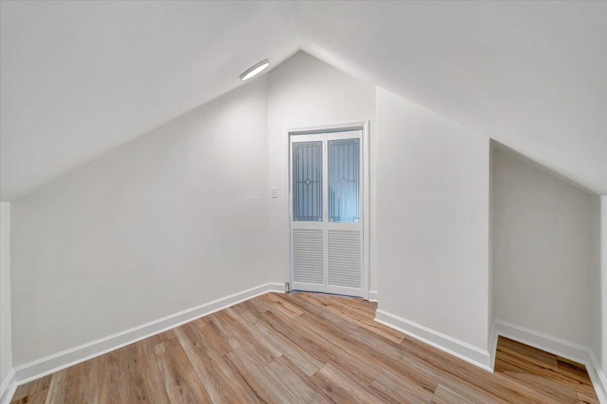411 W Cleveland AVE - Photo 36