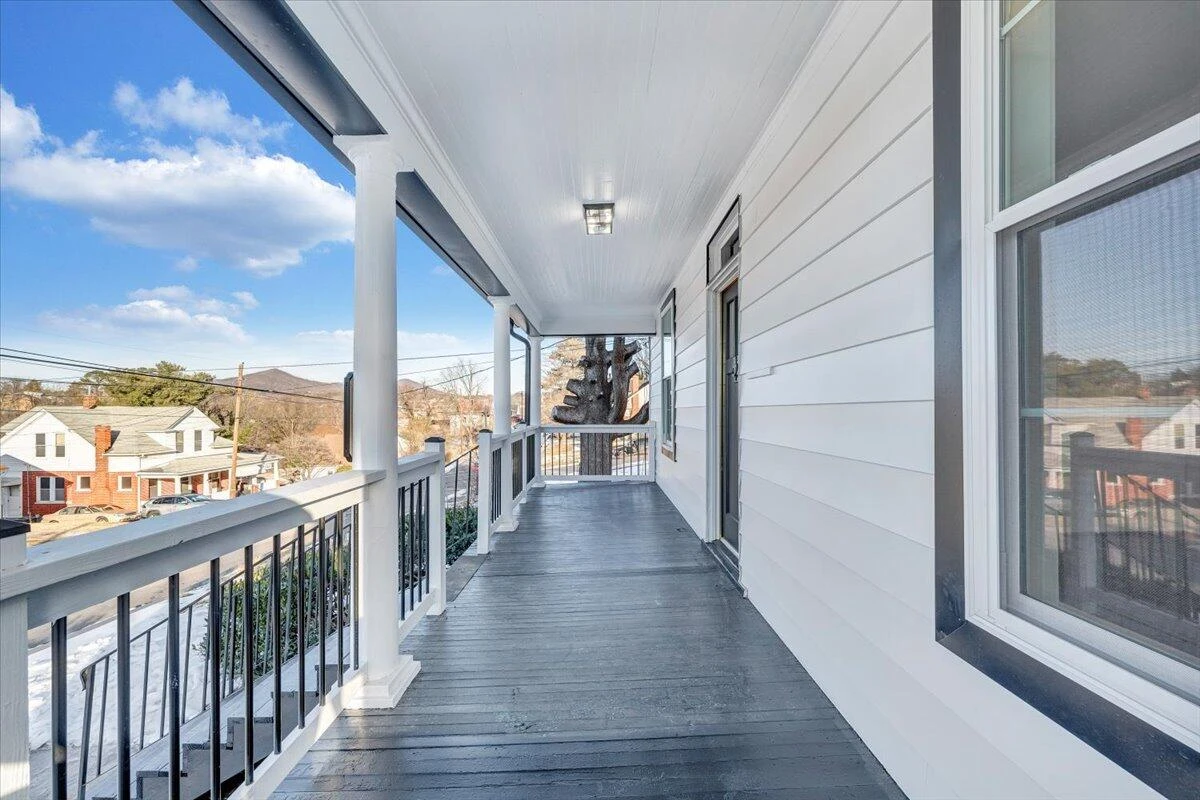 411 W Cleveland AVE - Photo 4